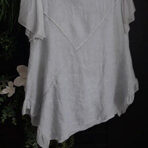 Very pretty asymmetrical linen tunic blouse in gray . Size M / L